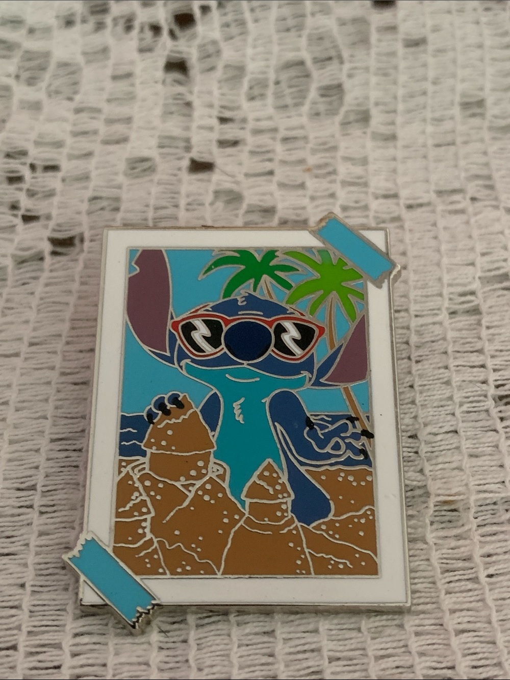 Disney Pin 2024 WDW Stitch Photo Mystery Beach Shades Sandcastle HTF